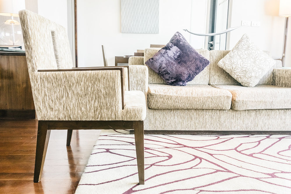 What Color Rug Makes a Room Look Bigger?